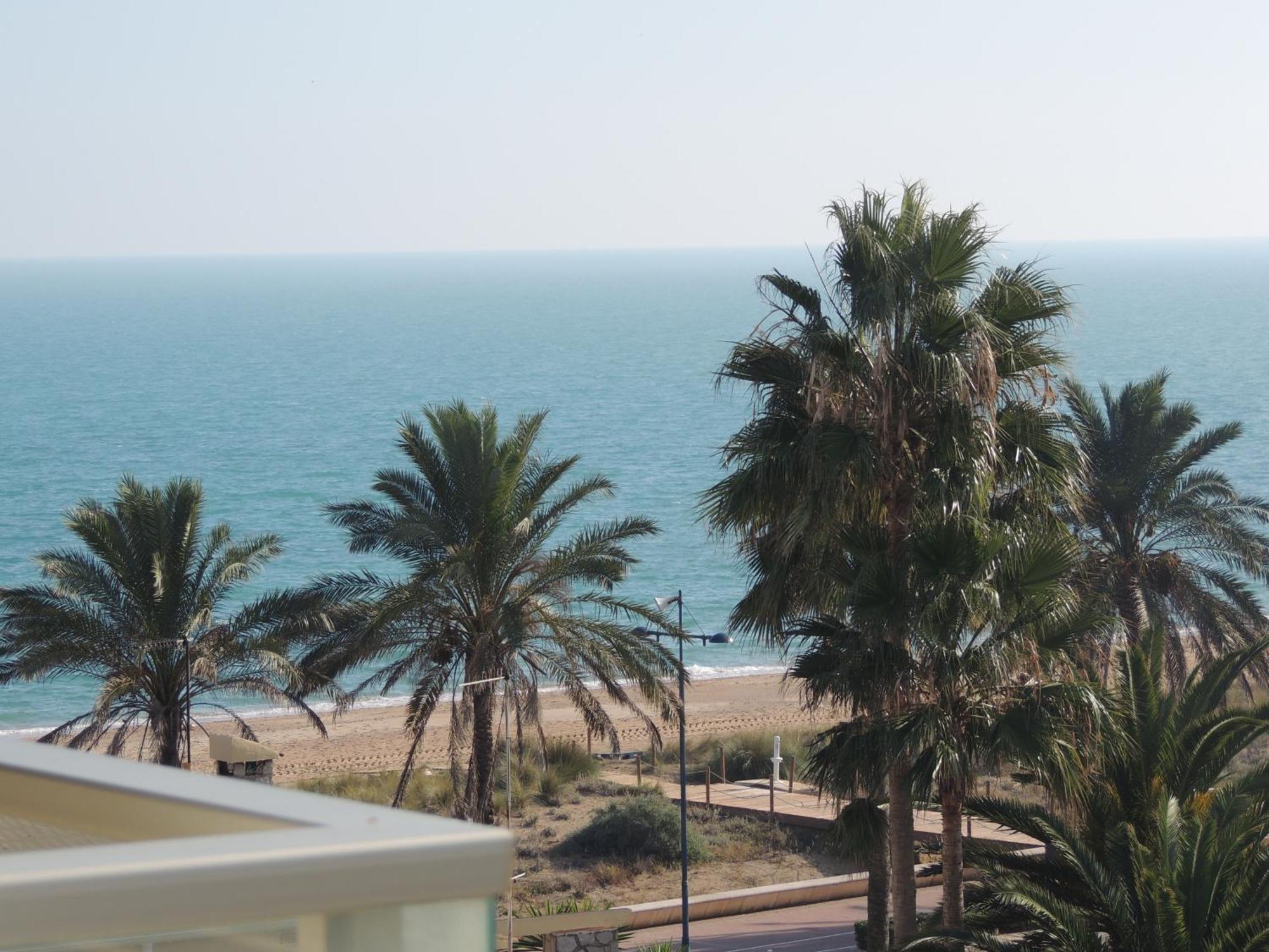 Frente A Playa De Arena Apartment